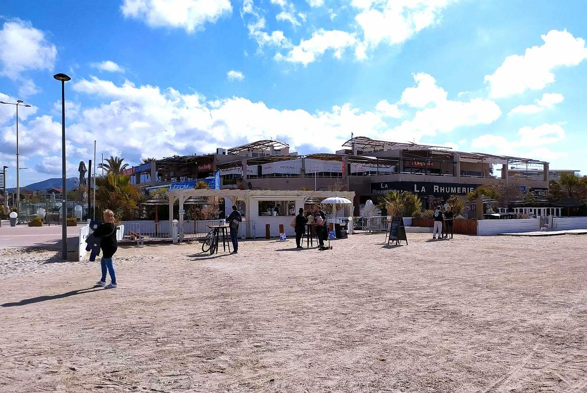 28 Marseille - Plage Prado-Borely.jpg